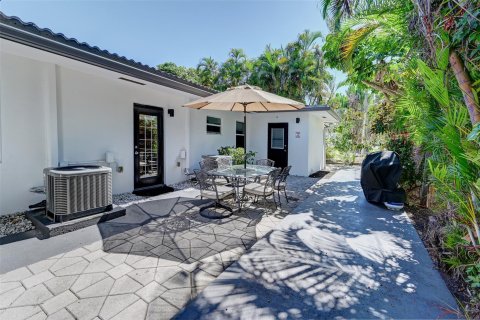 Immobilier commercial à vendre à Pompano Beach, Floride: 174.93 m2 № 846325 - photo 5