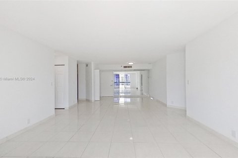 Copropriété à vendre à Aventura, Floride: 2 chambres, 101.36 m2 № 1118304 - photo 10