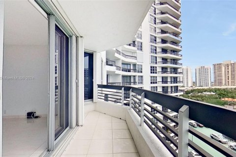 Condo in Aventura, Florida, 2 bedrooms  № 1118304 - photo 19