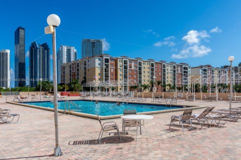 Condominio en venta en Sunny Isles Beach, Florida, 55.28 m2 № 12063 - foto 28