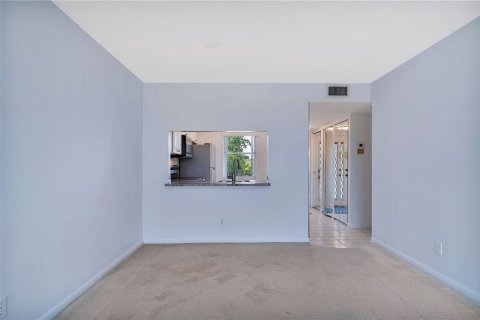 Condominio en venta en Sunrise, Florida, 2 dormitorios, 89.19 m2 № 742138 - foto 16