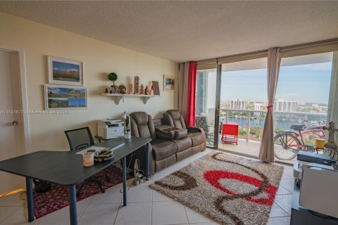 Condominio en venta en Aventura, Florida, 2 dormitorios, 90.3 m2 № 1004362 - foto 17