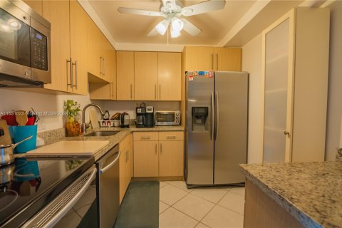 Condo in Aventura, Florida, 2 bedrooms  № 1004362 - photo 6