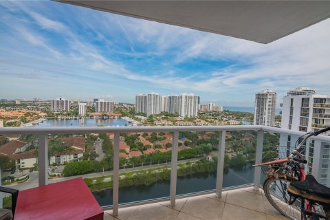 Condo in Aventura, Florida, 2 bedrooms  № 1004362 - photo 20