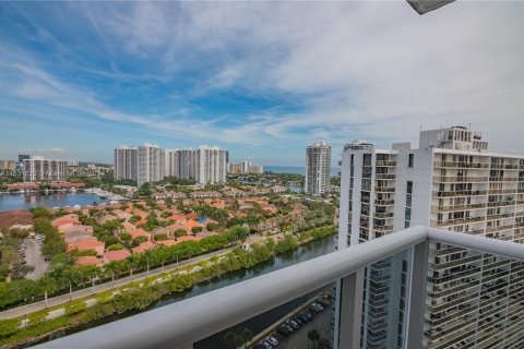 Condo in Aventura, Florida, 2 bedrooms  № 1004362 - photo 21