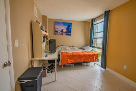 Condo in Aventura, Florida, 2 bedrooms  № 1004362 - photo 29