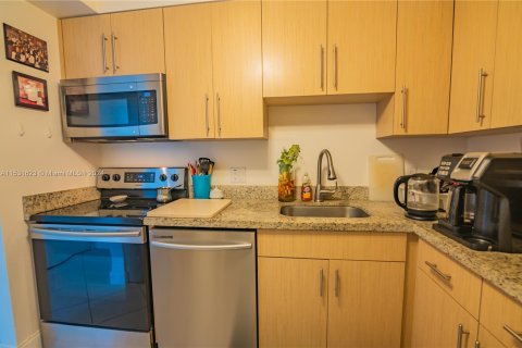 Condo in Aventura, Florida, 2 bedrooms  № 1004362 - photo 5