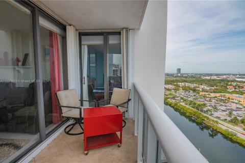 Condominio en venta en Aventura, Florida, 2 dormitorios, 90.3 m2 № 1004362 - foto 23