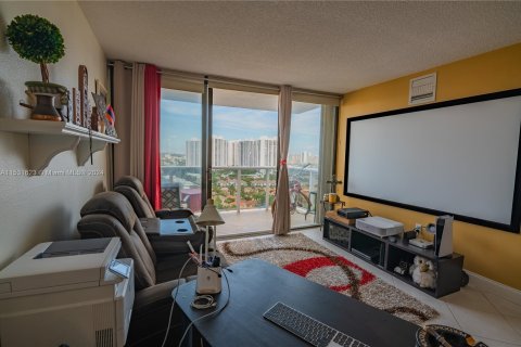 Condo in Aventura, Florida, 2 bedrooms  № 1004362 - photo 19