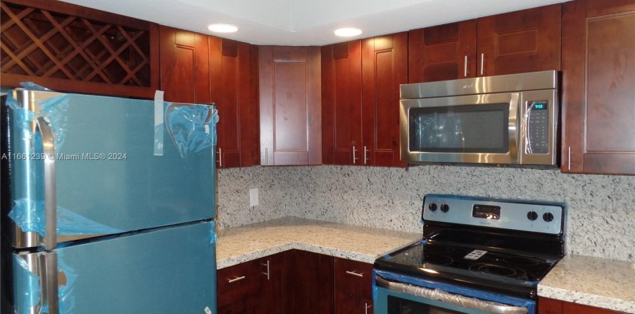 Condo in Margate, Florida, 2 bedrooms  № 1367441