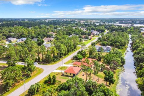 Villa ou maison à vendre à North Port, Floride: 3 chambres, 171.13 m2 № 1202453 - photo 7