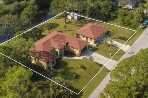 Villa ou maison à vendre à North Port, Floride: 3 chambres, 171.13 m2 № 1202453 - photo 5