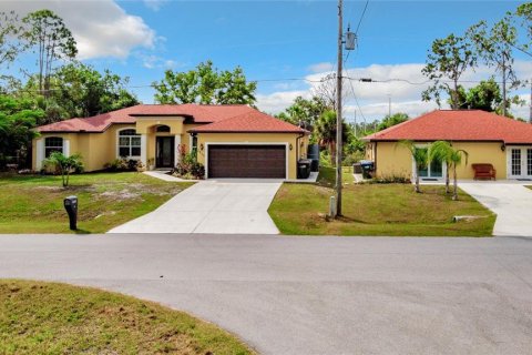 House in North Port, Florida 3 bedrooms, 171.13 sq.m. № 1202453 - photo 3