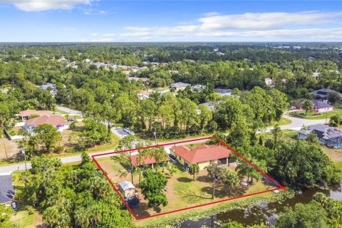 Villa ou maison à vendre à North Port, Floride: 3 chambres, 171.13 m2 № 1202453 - photo 4