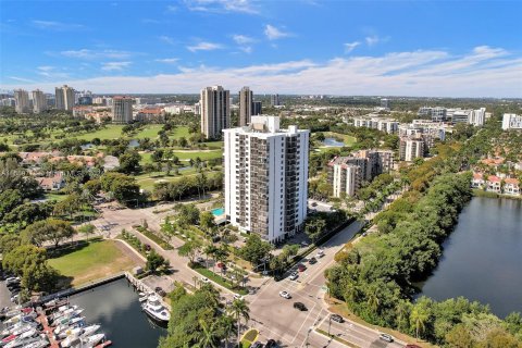 Condo in Aventura, Florida, 2 bedrooms  № 1117143 - photo 22