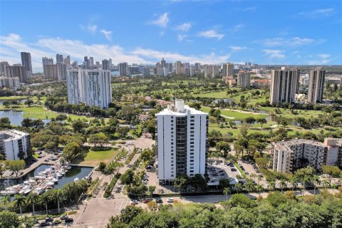 Condo in Aventura, Florida, 2 bedrooms  № 1117143 - photo 23