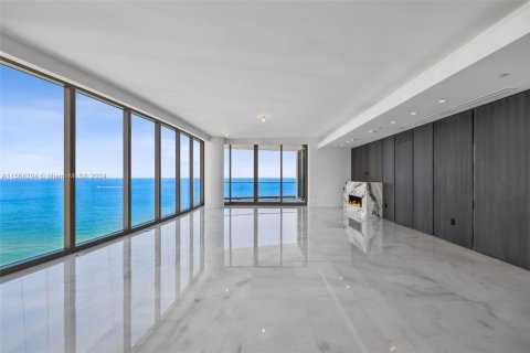 Condo in Sunny Isles Beach, Florida, 4 bedrooms  № 1117183 - photo 2