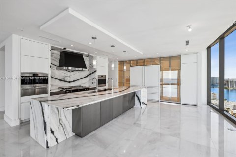 Condominio en venta en Sunny Isles Beach, Florida, 4 dormitorios, 407.38 m2 № 1117183 - foto 6