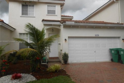 Townhouse in Miramar, Florida 3 bedrooms, 149.57 sq.m. № 1364965 - photo 17