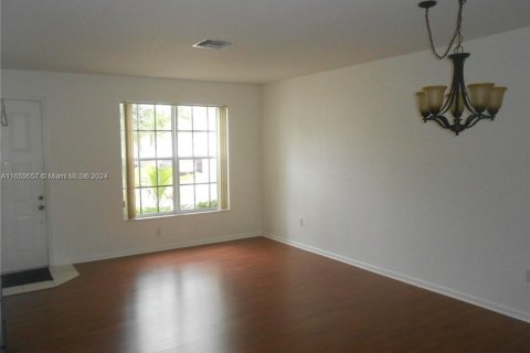 Touwnhouse à vendre à Miramar, Floride: 3 chambres, 149.57 m2 № 1364965 - photo 4