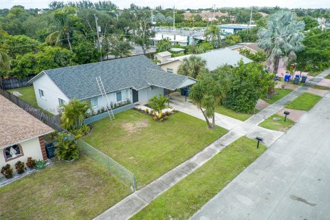 Casa en venta en Hollywood, Florida, 3 dormitorios, 125.42 m2 № 1364927 - foto 17