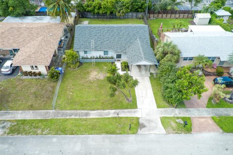 Casa en venta en Hollywood, Florida, 3 dormitorios, 125.42 m2 № 1364927 - foto 19