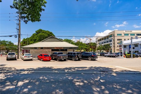 Propiedad comercial en venta en South Miami, Florida № 1230932 - foto 3