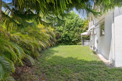 Villa ou maison à vendre à Tamarac, Floride: 2 chambres, 151.34 m2 № 1098997 - photo 6