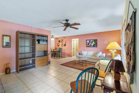 Villa ou maison à vendre à Tamarac, Floride: 2 chambres, 151.34 m2 № 1098997 - photo 18
