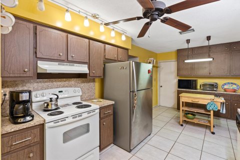 Villa ou maison à vendre à Tamarac, Floride: 2 chambres, 151.34 m2 № 1098997 - photo 20