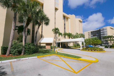 Condo in Lauderhill, Florida, 2 bedrooms  № 1098999 - photo 25