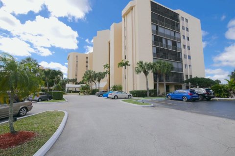 Condo in Lauderhill, Florida, 2 bedrooms  № 1098999 - photo 19