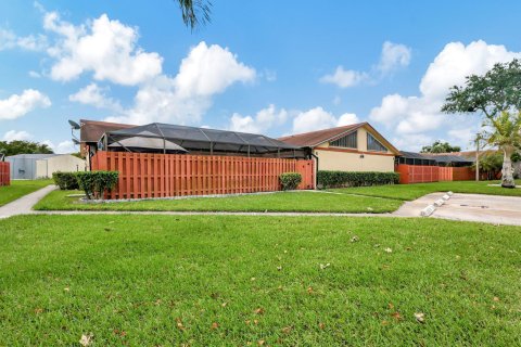 Villa ou maison à vendre à West Palm Beach, Floride: 3 chambres, 123.75 m2 № 1103253 - photo 2