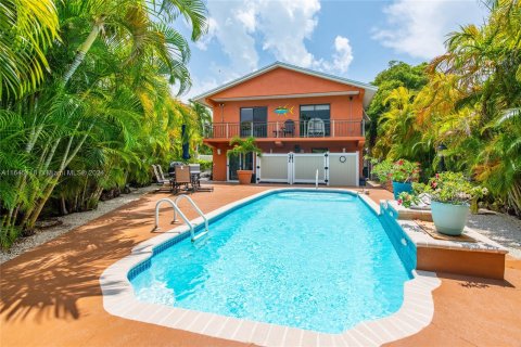 Casa en venta en Marathon, Florida, 2 dormitorios, 111.48 m2 № 1329793 - foto 1