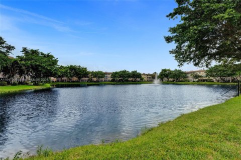 Condo in Lauderdale Lakes, Florida, 2 bedrooms  № 1329837 - photo 22