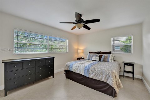 Condo in Lauderdale Lakes, Florida, 2 bedrooms  № 1329837 - photo 18