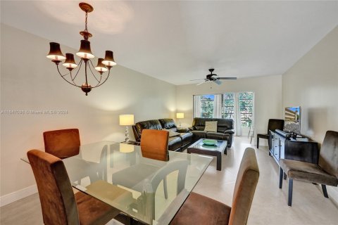 Condo in Lauderdale Lakes, Florida, 2 bedrooms  № 1329837 - photo 21