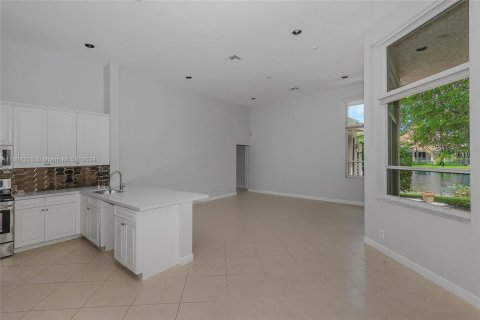 Villa ou maison à vendre à Weston, Floride: 5 chambres, 301 m2 № 1240146 - photo 5