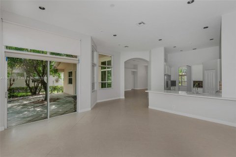 Villa ou maison à vendre à Weston, Floride: 5 chambres, 301 m2 № 1240146 - photo 11