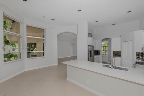 Villa ou maison à vendre à Weston, Floride: 5 chambres, 301 m2 № 1240146 - photo 6