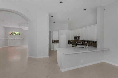 Villa ou maison à vendre à Weston, Floride: 5 chambres, 301 m2 № 1240146 - photo 8