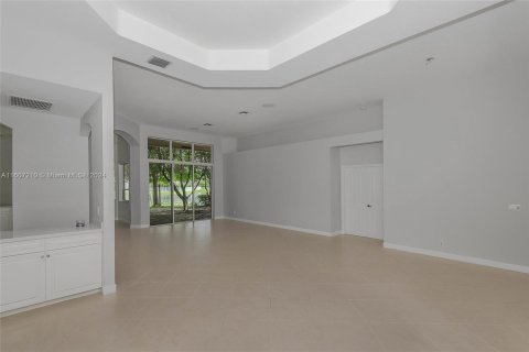 Villa ou maison à vendre à Weston, Floride: 5 chambres, 301 m2 № 1240146 - photo 10