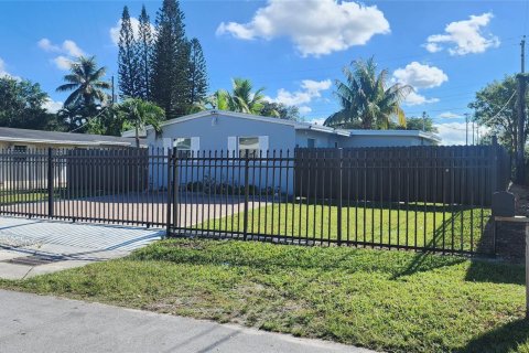 Villa ou maison à louer à Pembroke Park, Floride: 2 chambres, 125.6 m2 № 878781 - photo 11