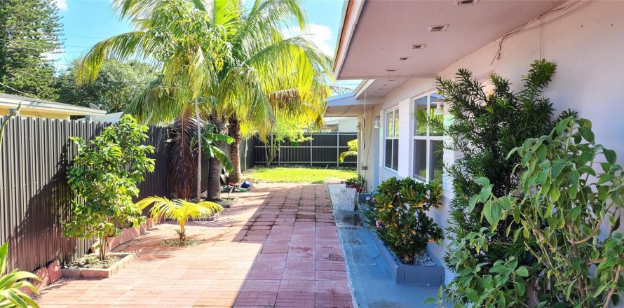 Villa ou maison à Pembroke Park, Floride 2 chambres, 125.6 m2 № 878781