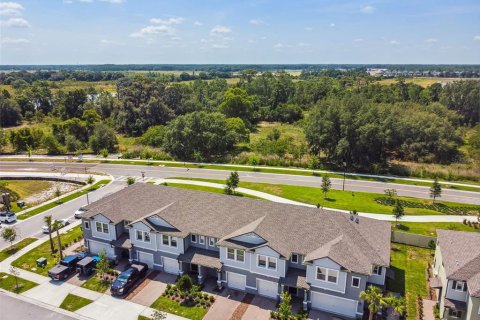 Townhouse in CONNERTON

 in Land O' Lakes, Florida 3 bedrooms, 148.74 sq.m. № 1308951 - photo 12