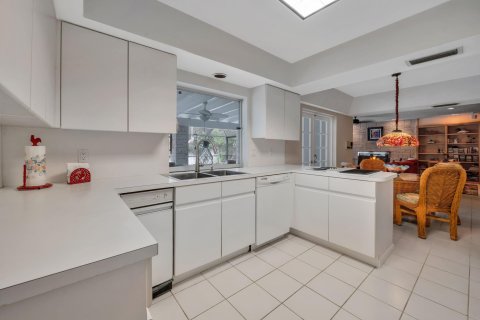 Casa en venta en Miami Lakes, Florida, 4 dormitorios, 282.98 m2 № 1092427 - foto 25
