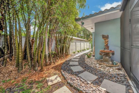 Villa ou maison à vendre à Miami Lakes, Floride: 4 chambres, 282.98 m2 № 1092427 - photo 2