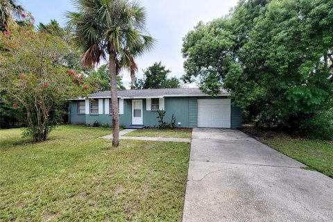 House in Spring Hill, Florida 2 bedrooms, 72.46 sq.m. № 1326268 - photo 1