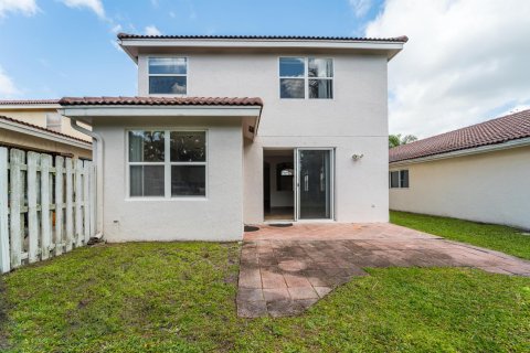 House in Lake Worth, Florida 4 bedrooms, 215.25 sq.m. № 1102293 - photo 7