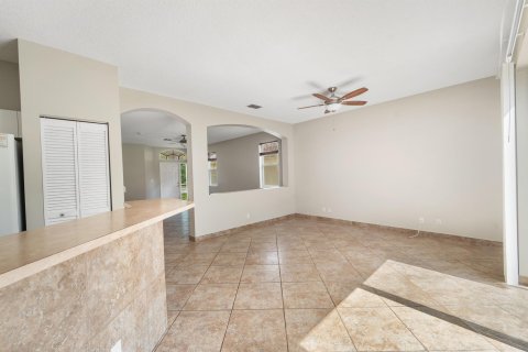 House in Lake Worth, Florida 4 bedrooms, 215.25 sq.m. № 1102293 - photo 29